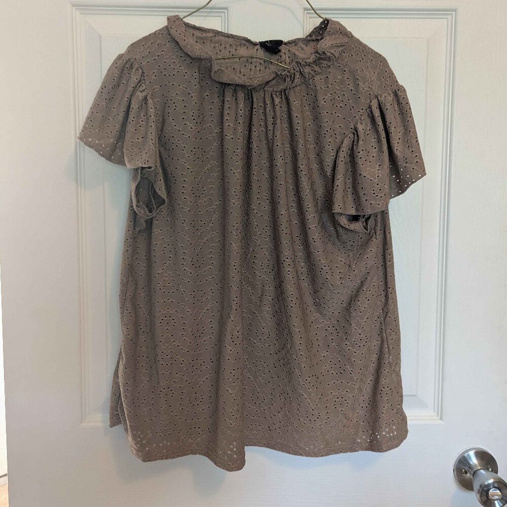 W5 Size Large Brown Short Sleeved Ruffled Collared Top